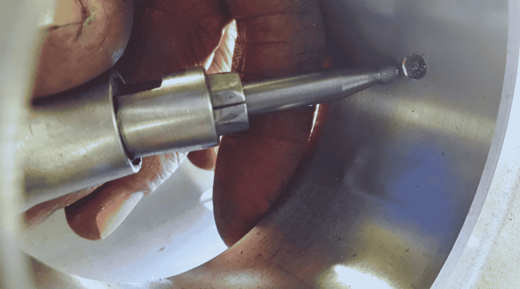 Service de rayonnage de pièces métaliques